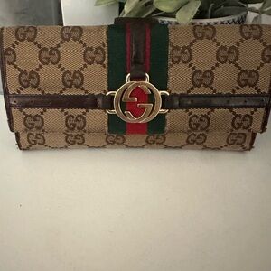 Gucci wallet